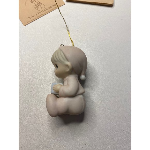 Precious Moments Baby's First Christmas E2372 - Picture 5 of 6